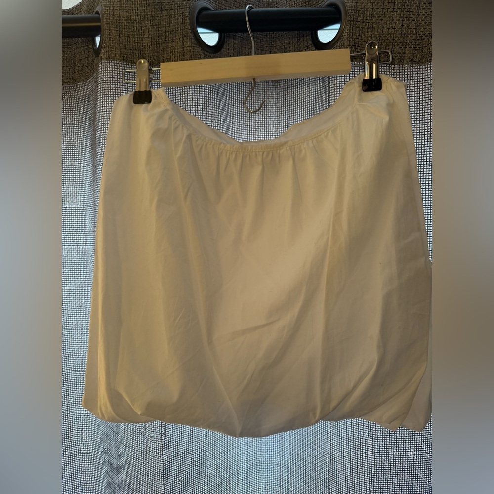 White crop top juniors medium